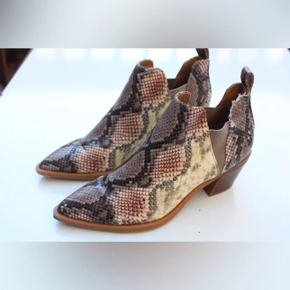 Dolce Vita  ankle boots - Picture 2 of 11